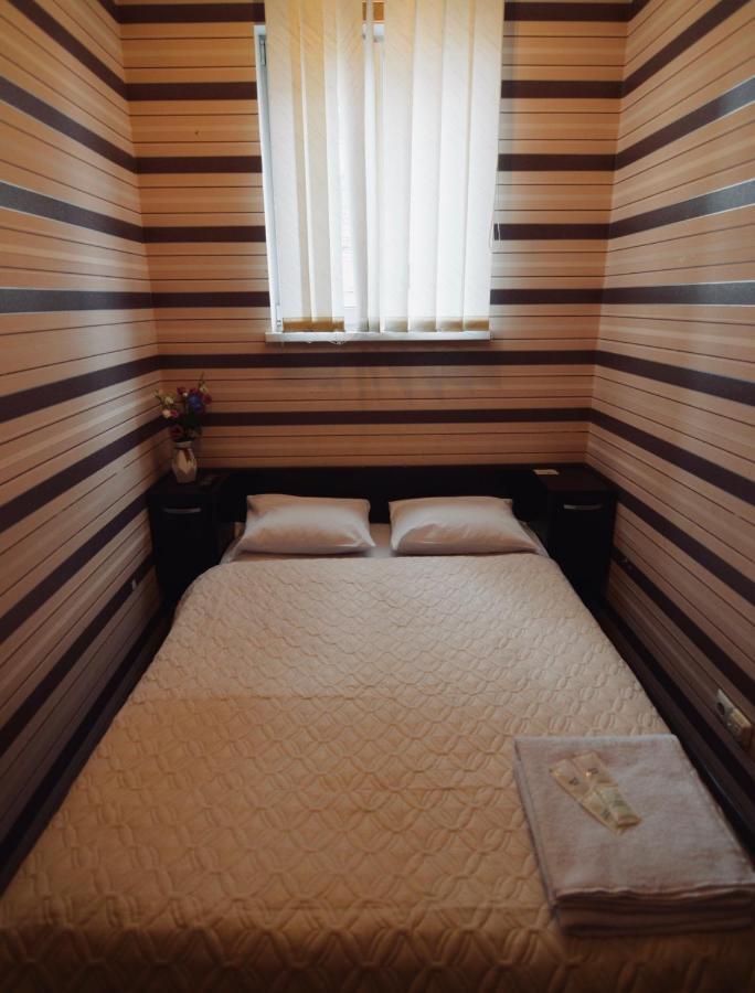 Uno Apart Hotel Kiev Ngoại thất bức ảnh